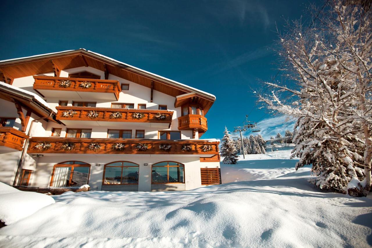Le Calgary Hotell Les Saisies Exteriör bild